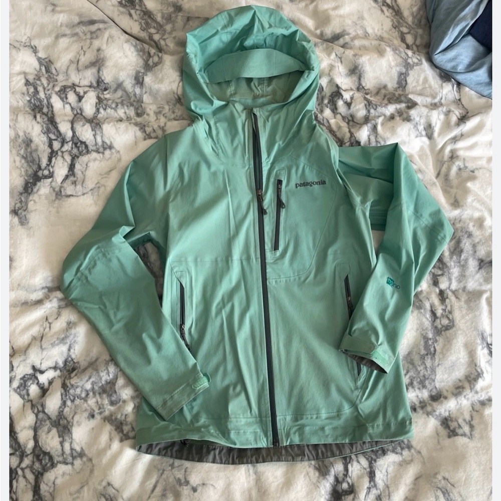 Patagonia Light Green rain Jacket size small - Picture 3 of 4